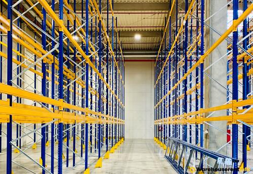 Warehouses to let in 1700 m2 depozitare disponibili acum