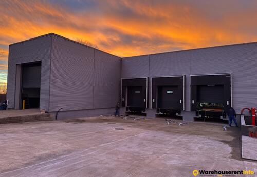 Warehouses to let in Spatiu Industial de inchiriat/vanzare 3750mp - 25min de Bucuresti
