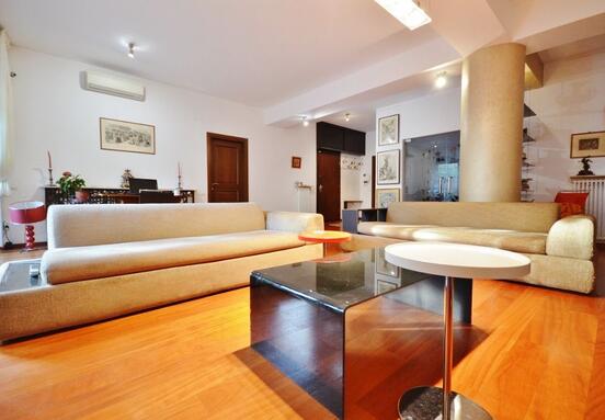 INTERESTING APARTMENT | 4 ROOMS ON THE GROUND FLOOR WITH 115 MP TERRACE | GARAGE